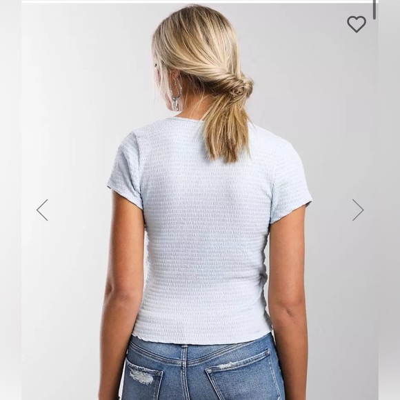 Paper Crane off white smocked crisscross short sleeve top. Women’s Medium - Picture 2 of 11